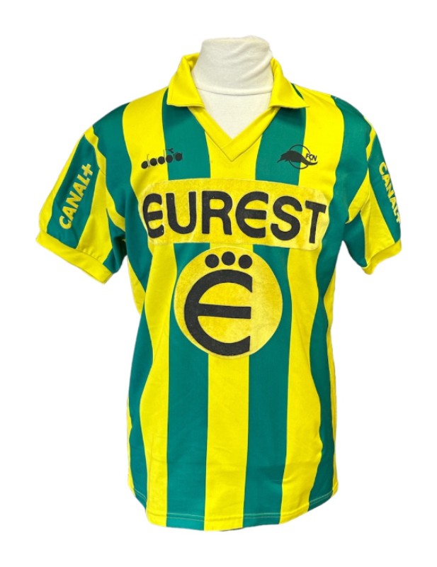 Primera equipación de Nantes 92-93