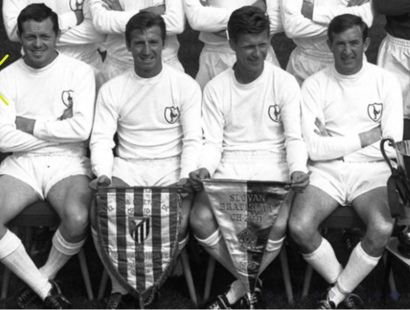Primera equipación de Tottenham 63-64