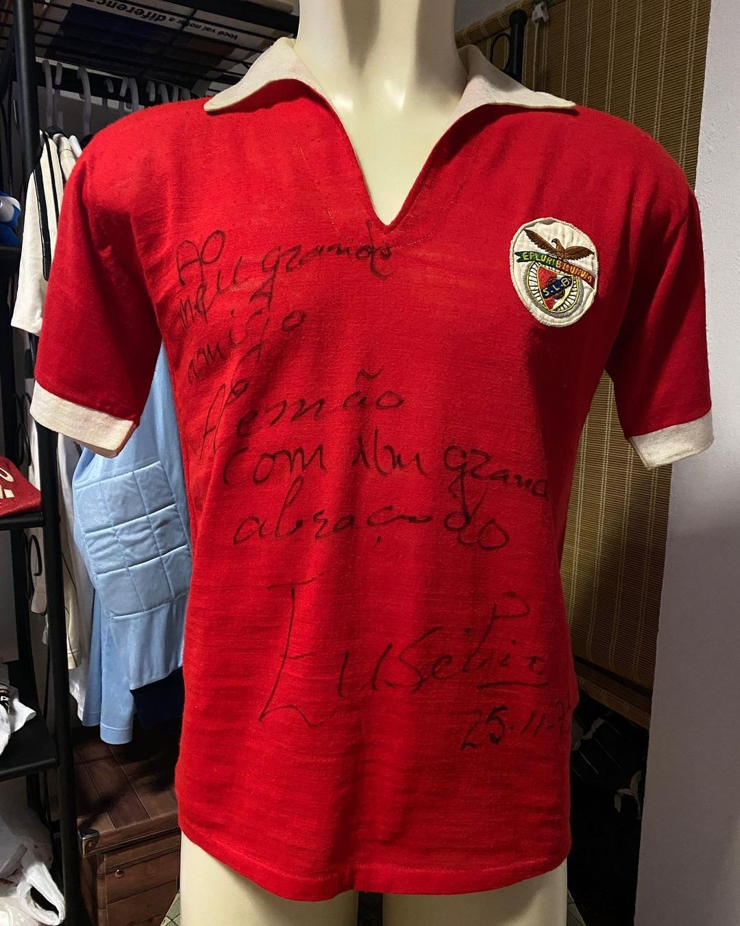 Primera equipación de Benfica 73-74
