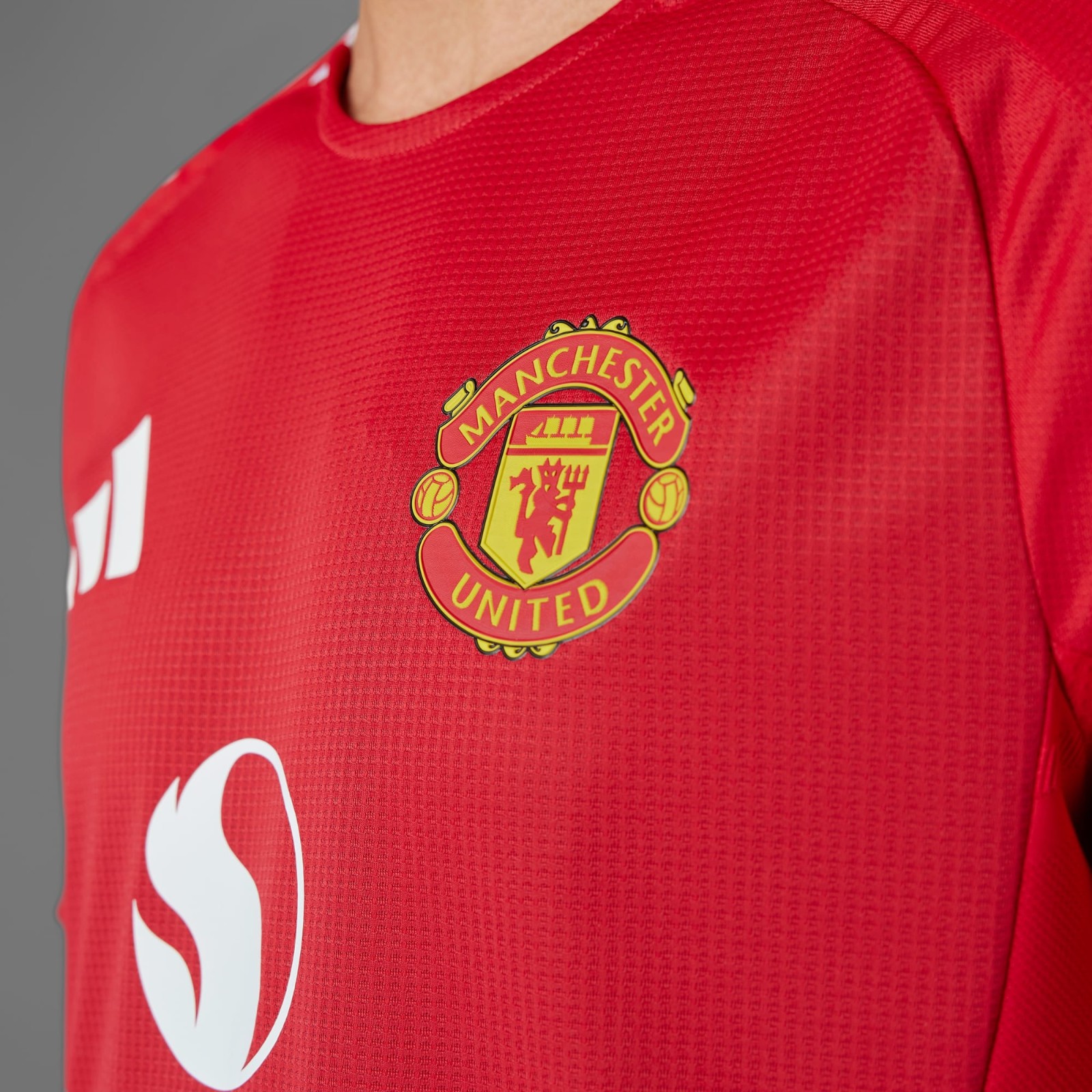 Manchester United 24-25 Local 3
