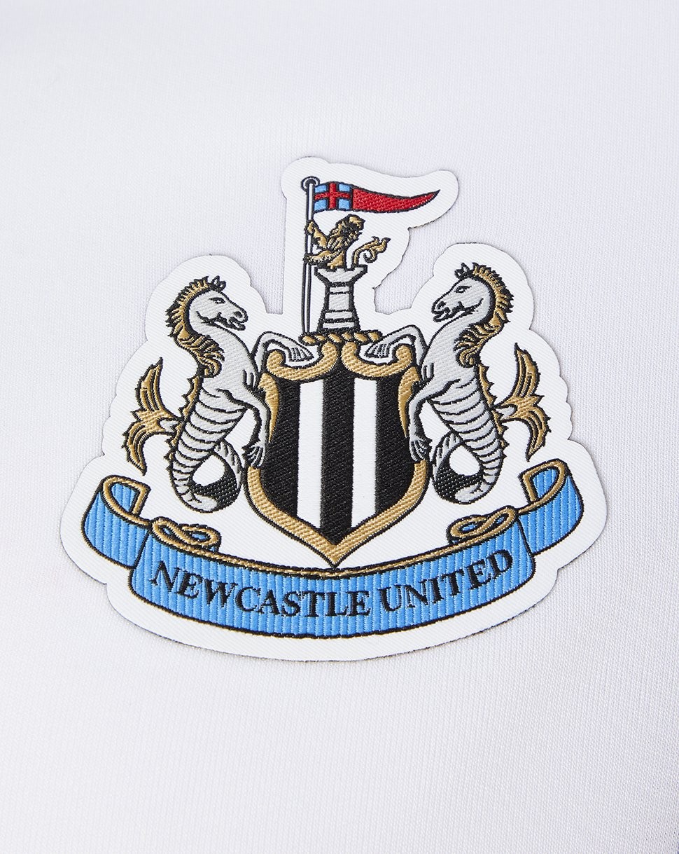 Newcastle United 21-22 Local 3