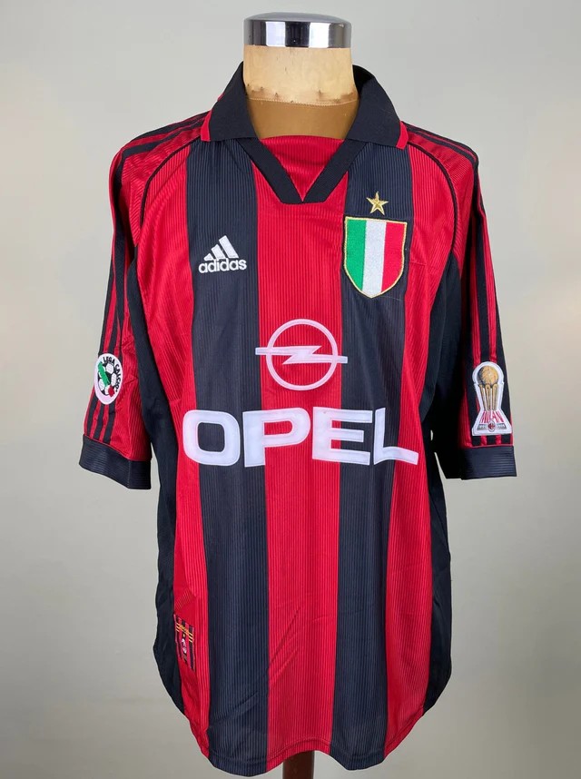 Primera equipación de Milan 99-00