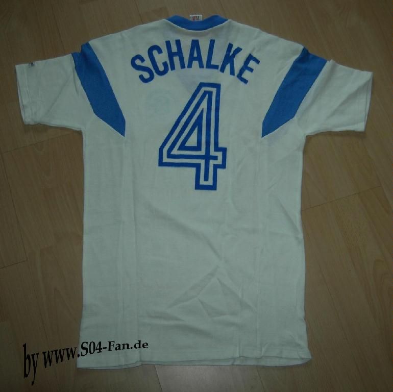 Schalke 04 88-89 Visitante 3