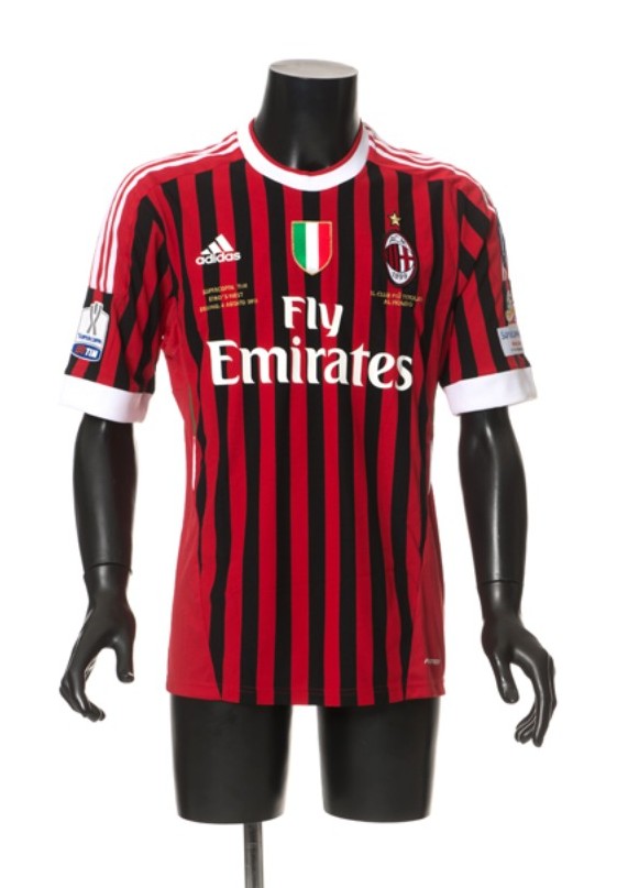 Equipación especial de Milan 11-12