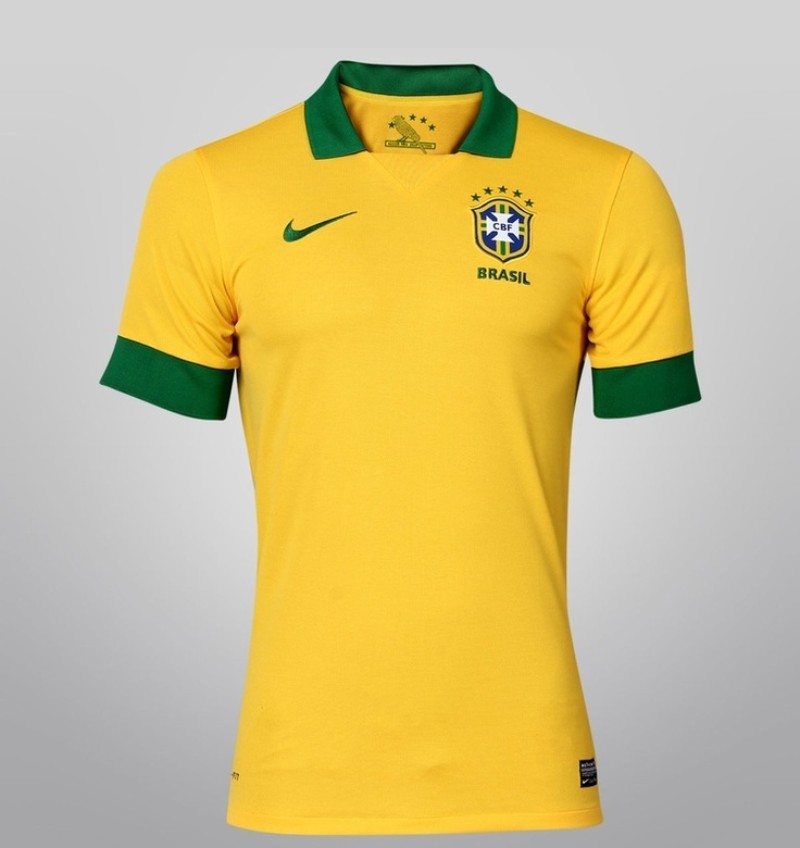 Primera equipación de Brasil 2013