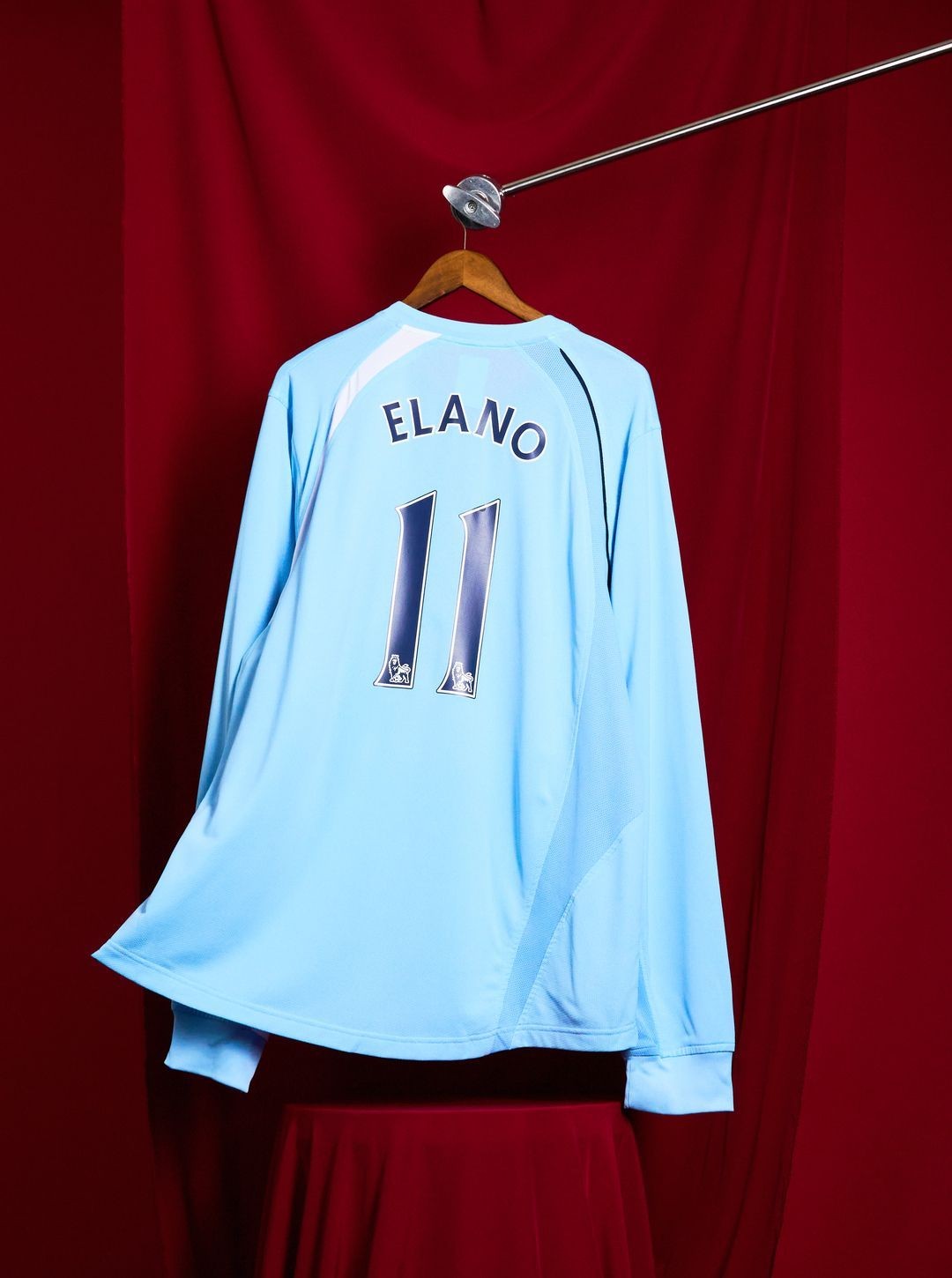 Manchester City 08-09 Local 4