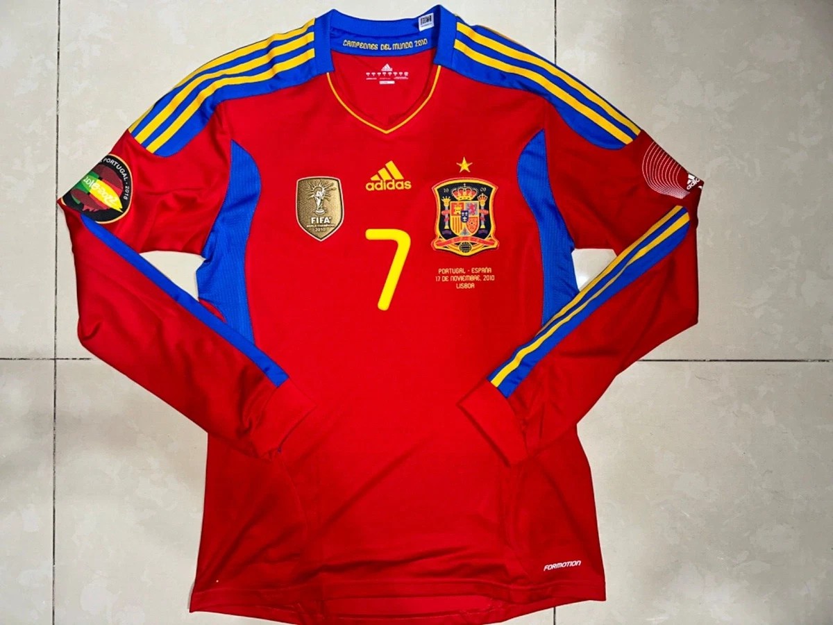 Primera equipación de España 2011