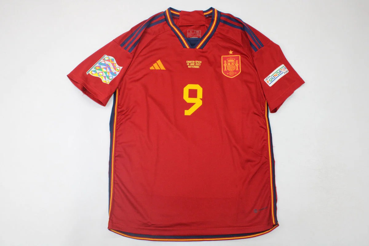 Equipación especial de España 22-23