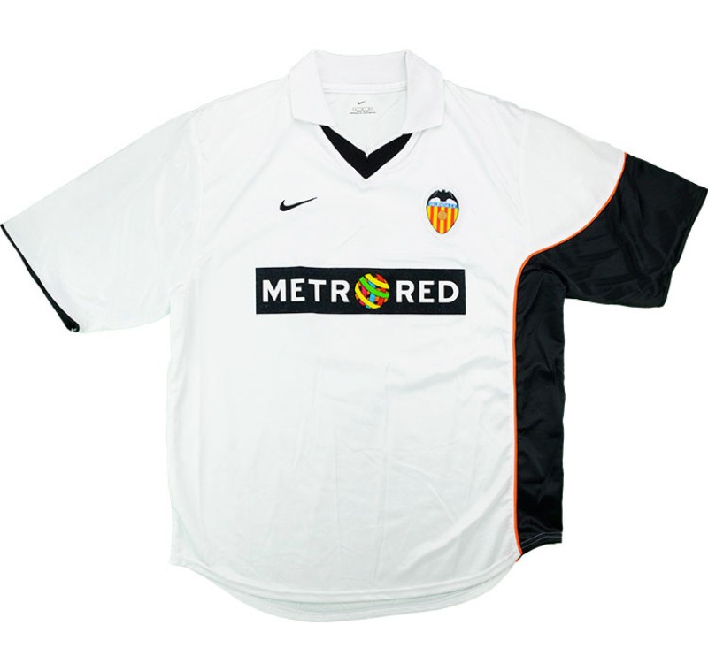 Primera equipación de Valencia 01-02