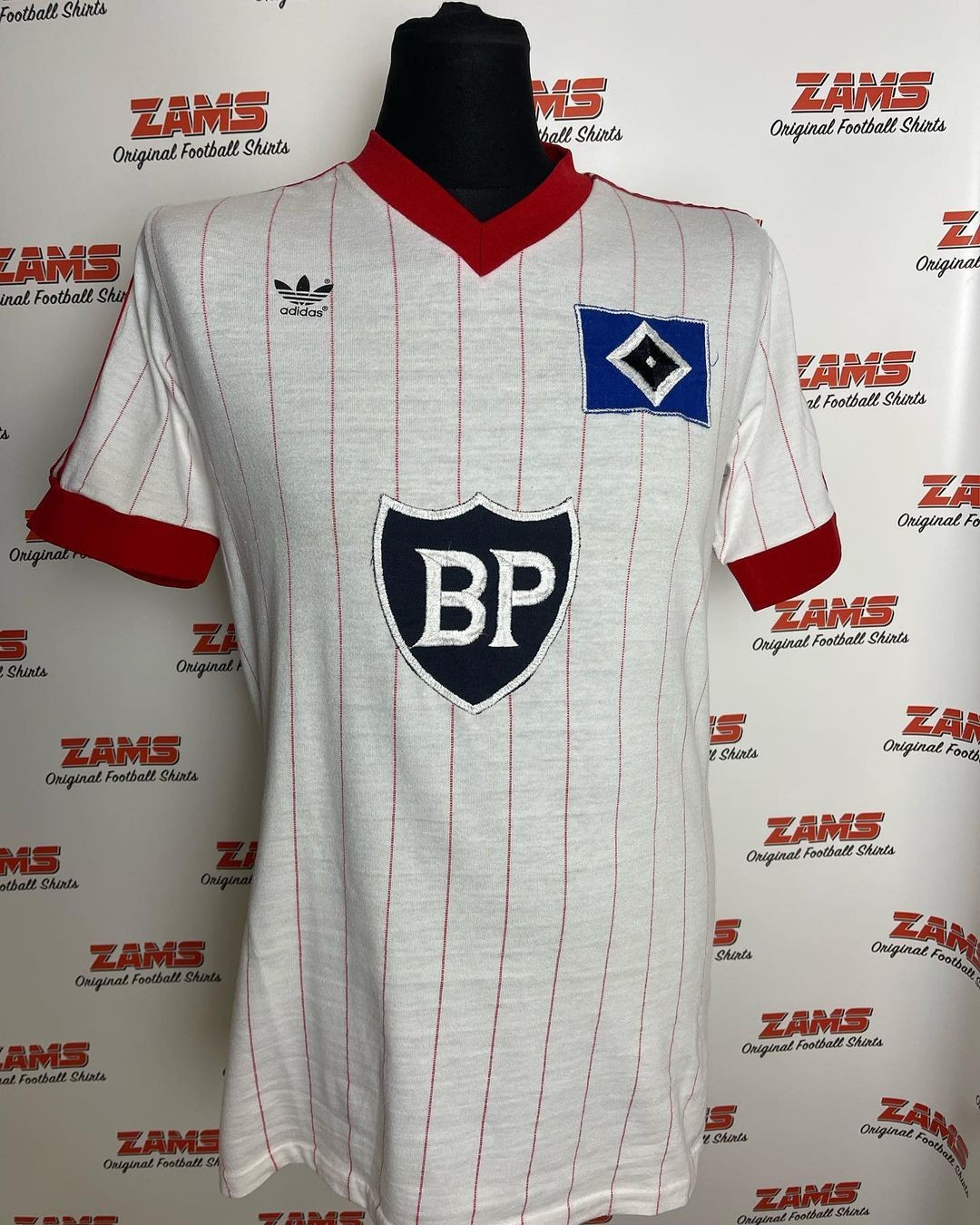 Primera equipación de Hamburgo 83-84