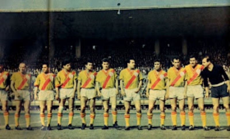 Segunda equipación de Galatasaray 58-59