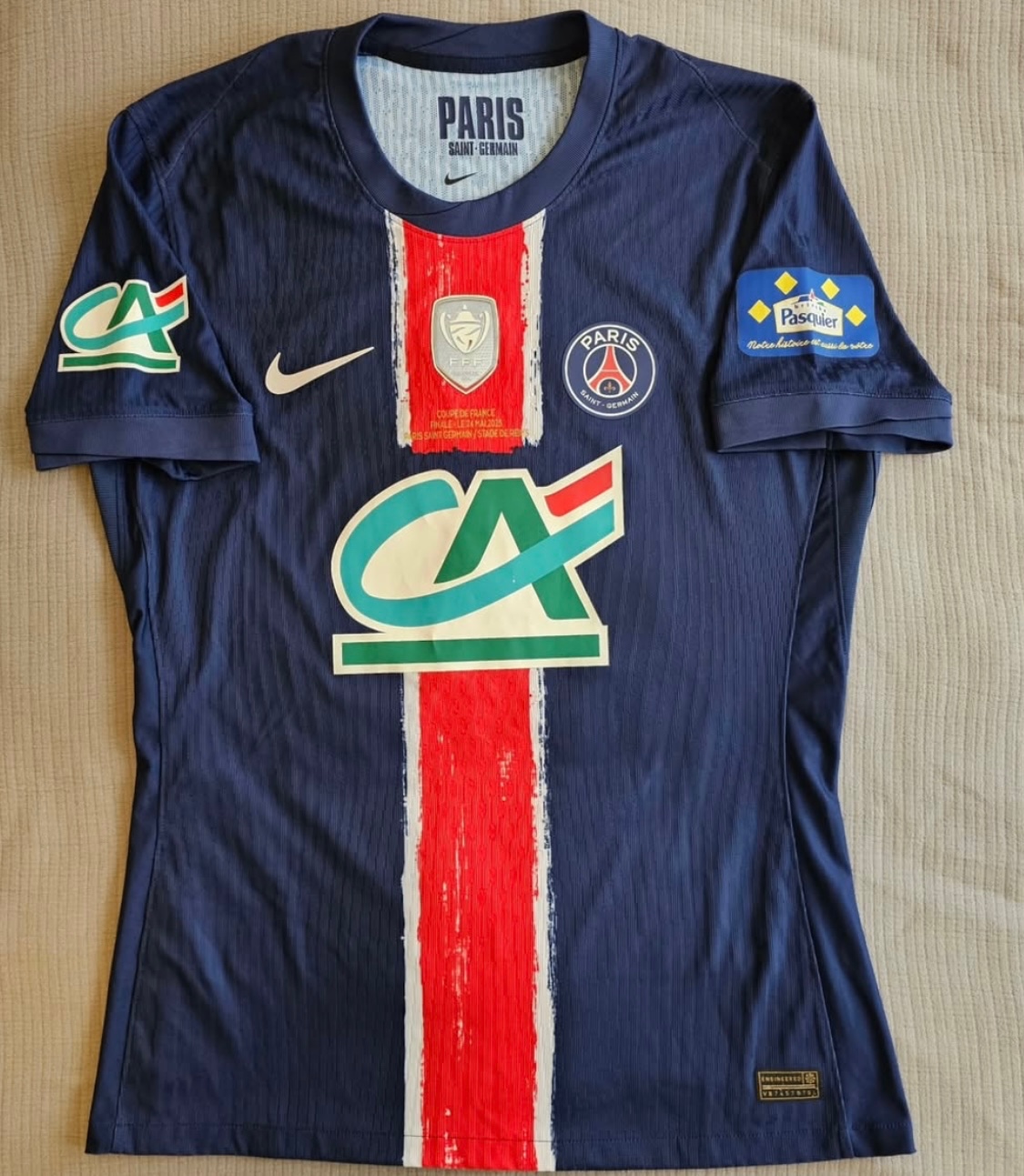 Equipación especial de Paris Saint-Germain 24-25