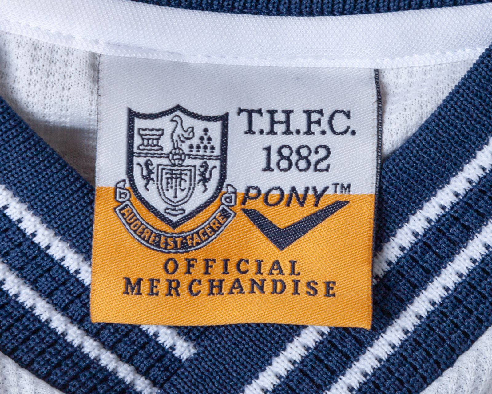 Tottenham Hotspur 97-98 Local 4