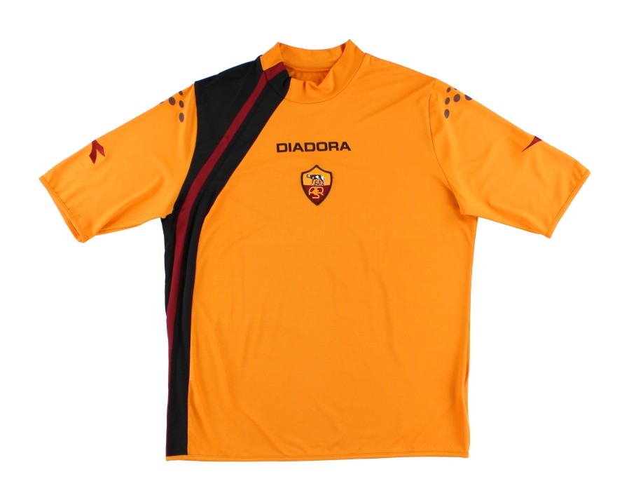 Tercera equipación de Roma 05-06
