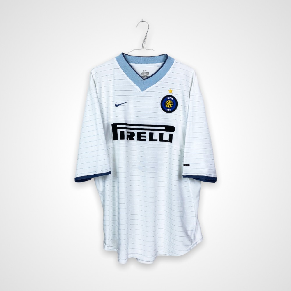 Inter Milan 00-01 Visitante 3