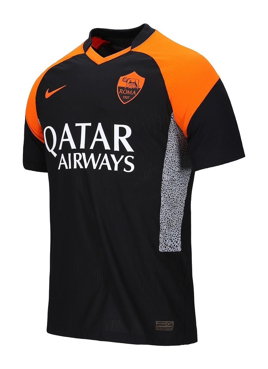 Tercera equipación de Roma 20-21