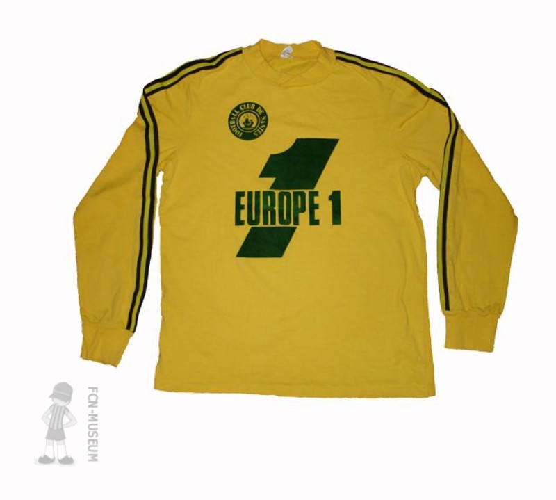 Primera equipación de Nantes 77-78