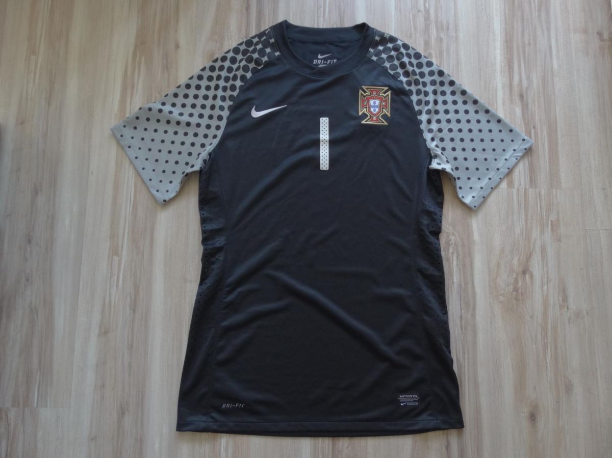 Equipación de portero de Portugal 2010