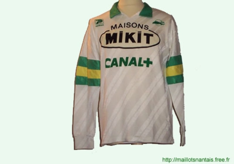 Segunda equipación de Nantes 88-89