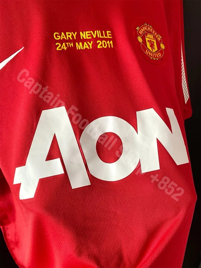 Manchester United 10-11 Local 2