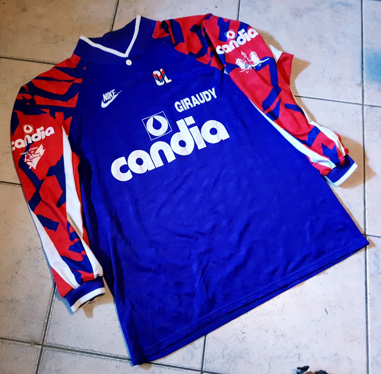 Segunda equipación de Olympique de Lyon 91-92