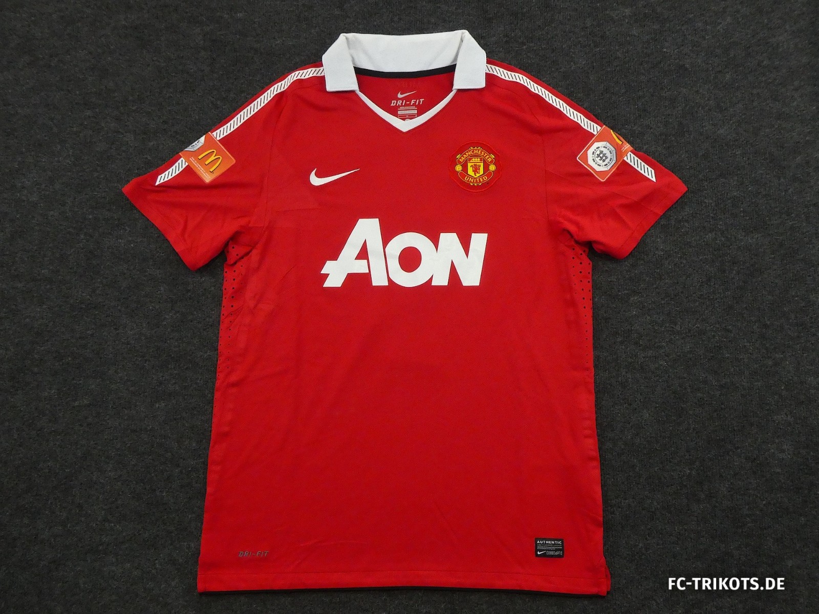 Manchester United 10-11 Local 3