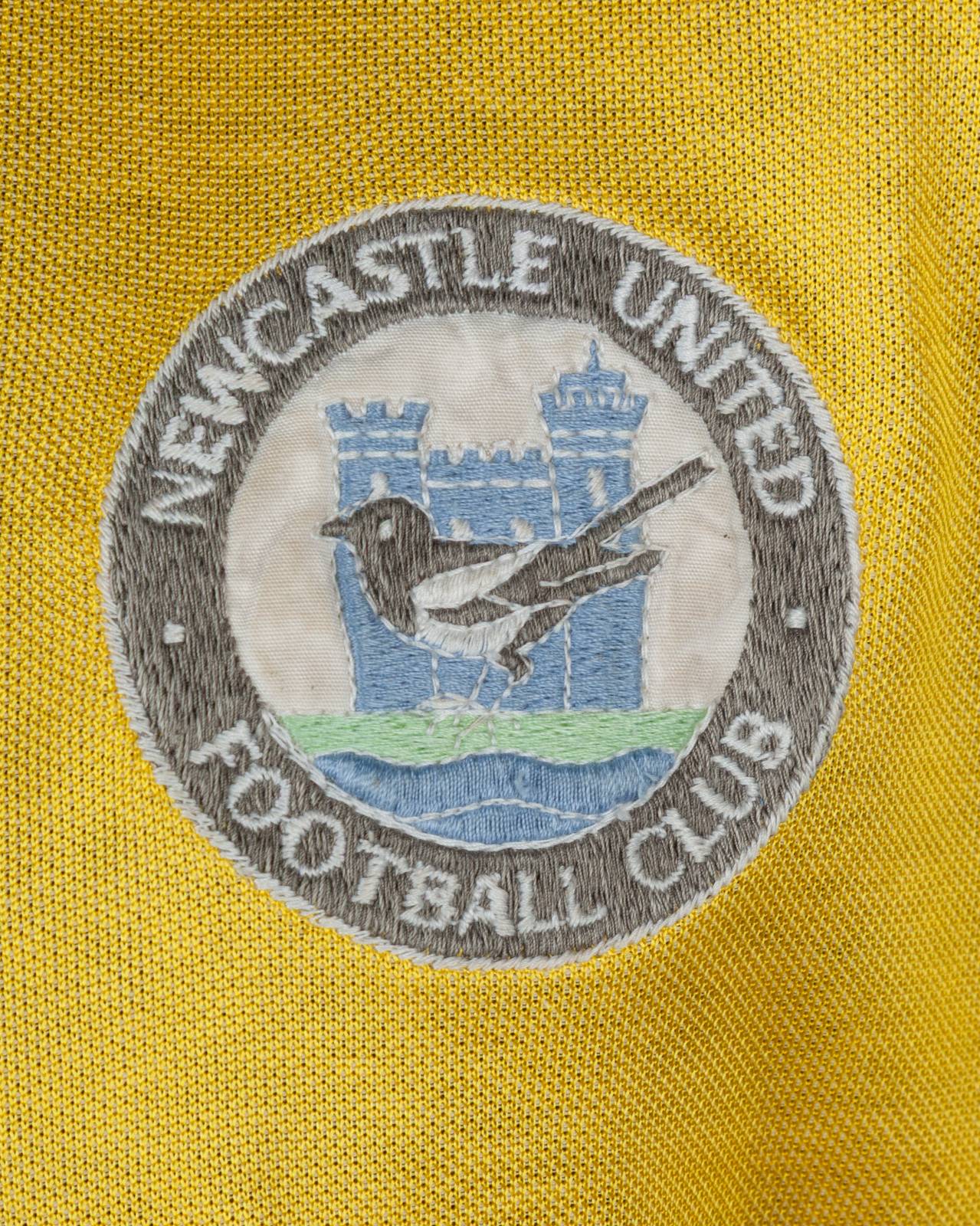 Newcastle United 82-83 Visitante 4
