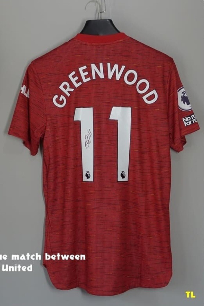 Manchester United 20-21 Local 2