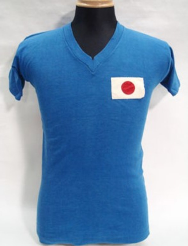 Primera equipación de Japón 1964