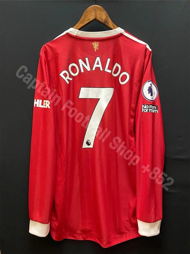 Manchester United 21-22 Local 2