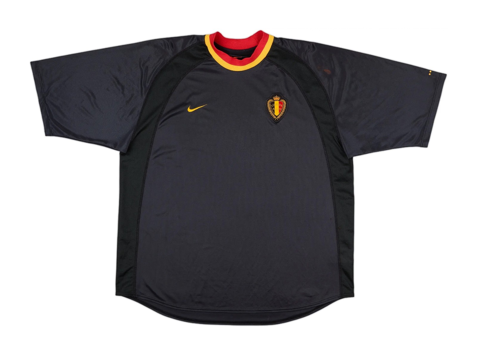 Segunda equipación de Bélgica 2000
