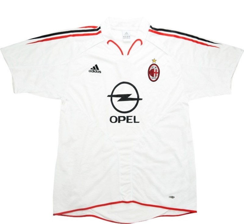 Segunda equipación de Milan 04-05