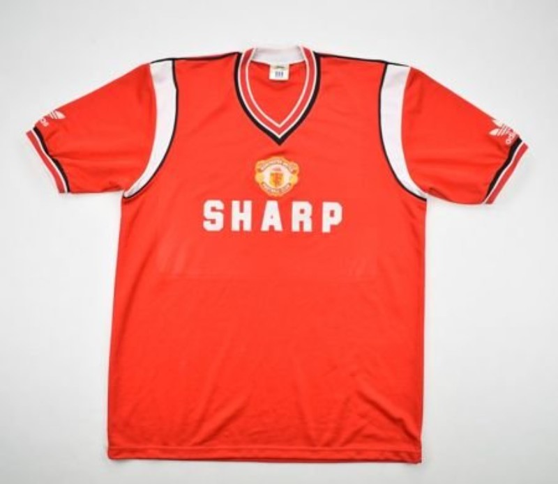Primera equipación de Manchester United 85-86