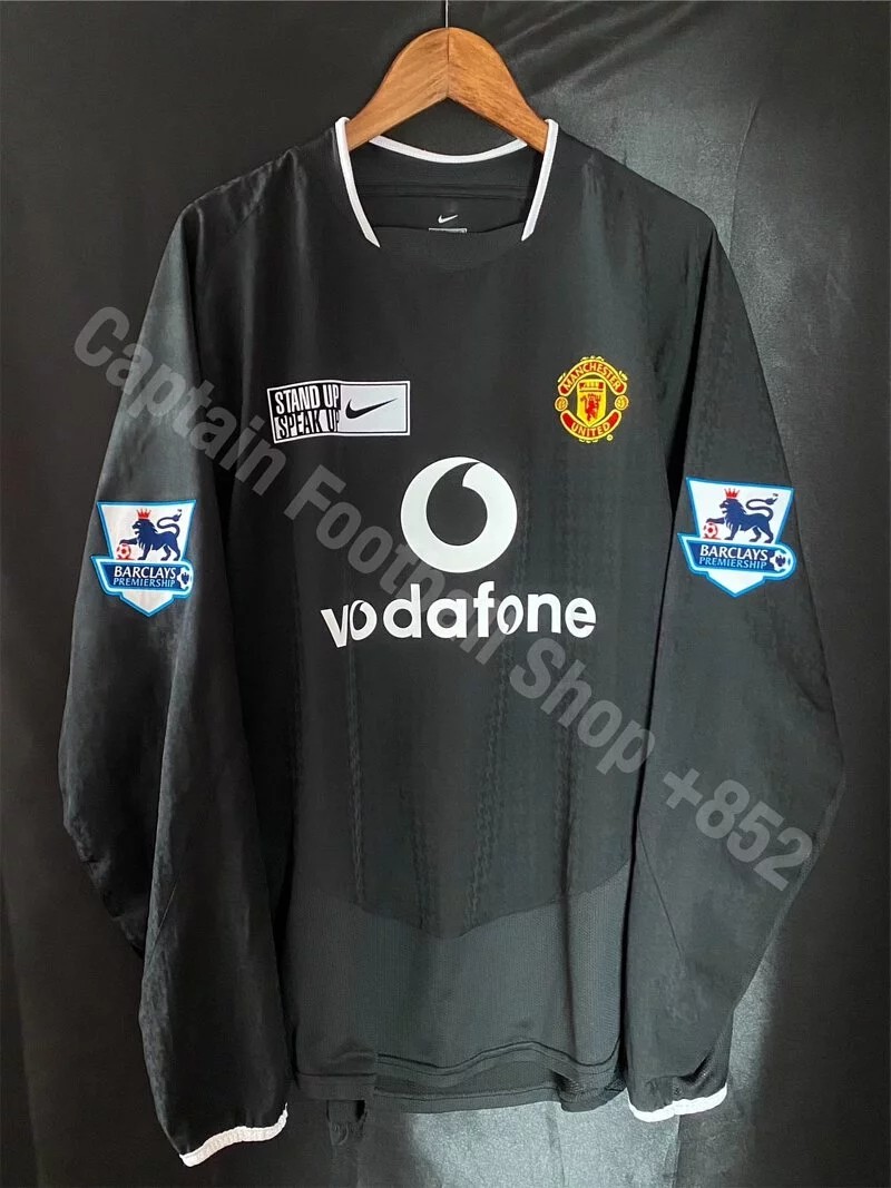 Segunda equipación de Manchester United 04-05