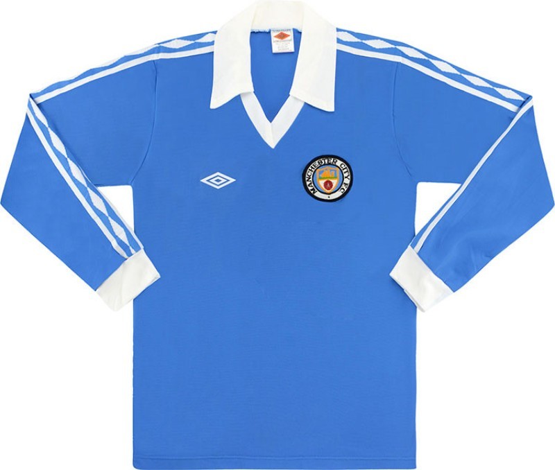 Primera equipación de Man City 80-81