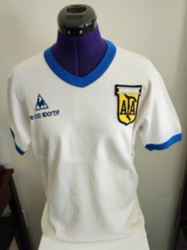 Tercera equipación de Argentina 1982
