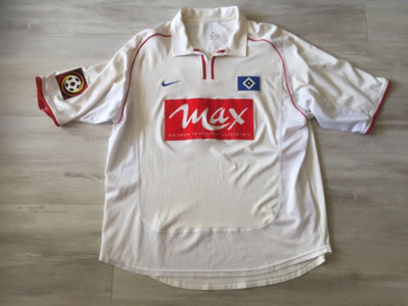 Primera equipación de Hamburgo 01-02