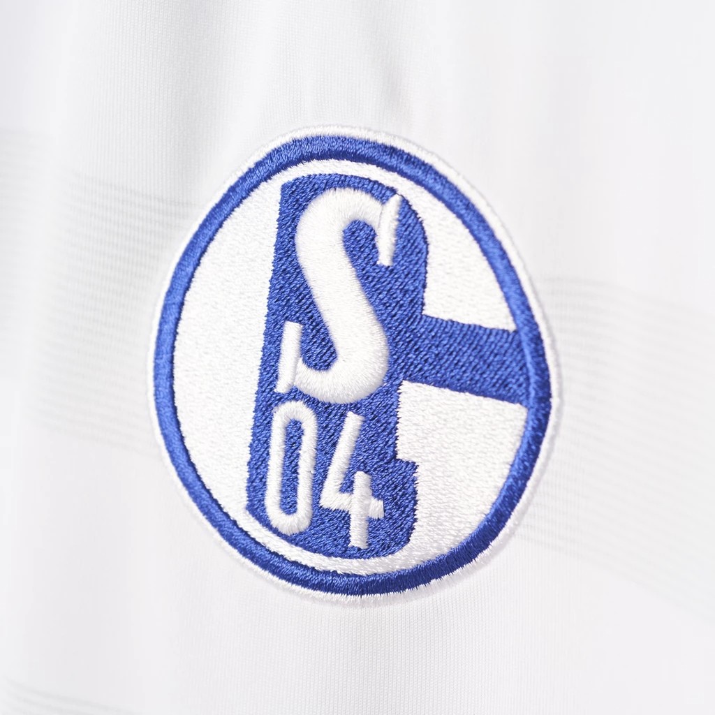 Schalke 04 16-17 Visitante 2