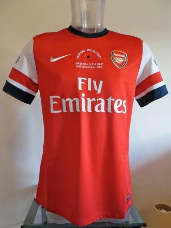 Arsenal FC 12-13 Local