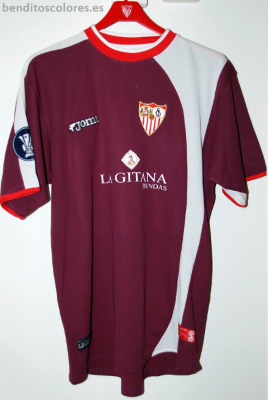 Tercera equipación de Sevilla FC 04-05