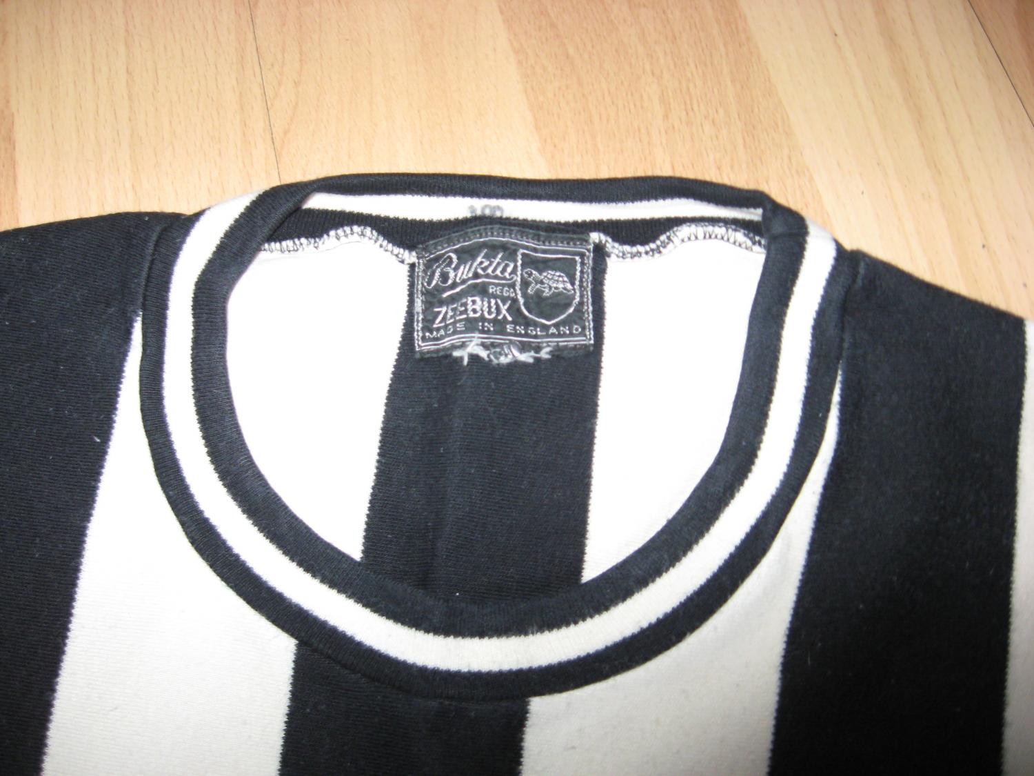 Newcastle United 68-69 Local 2