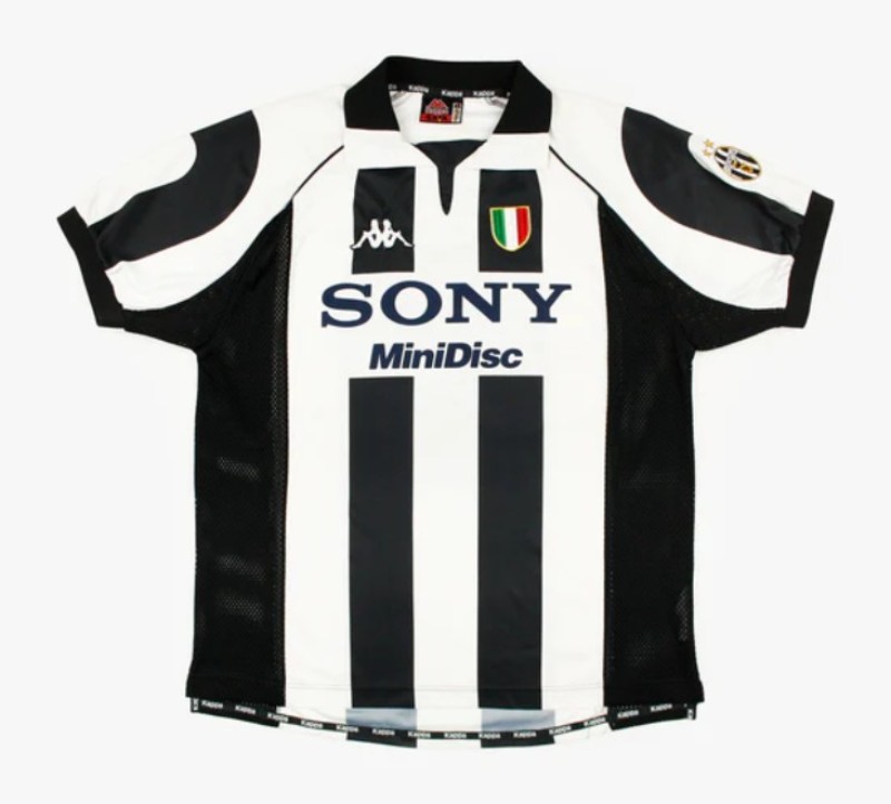 Primera equipación de Juventus 97-98