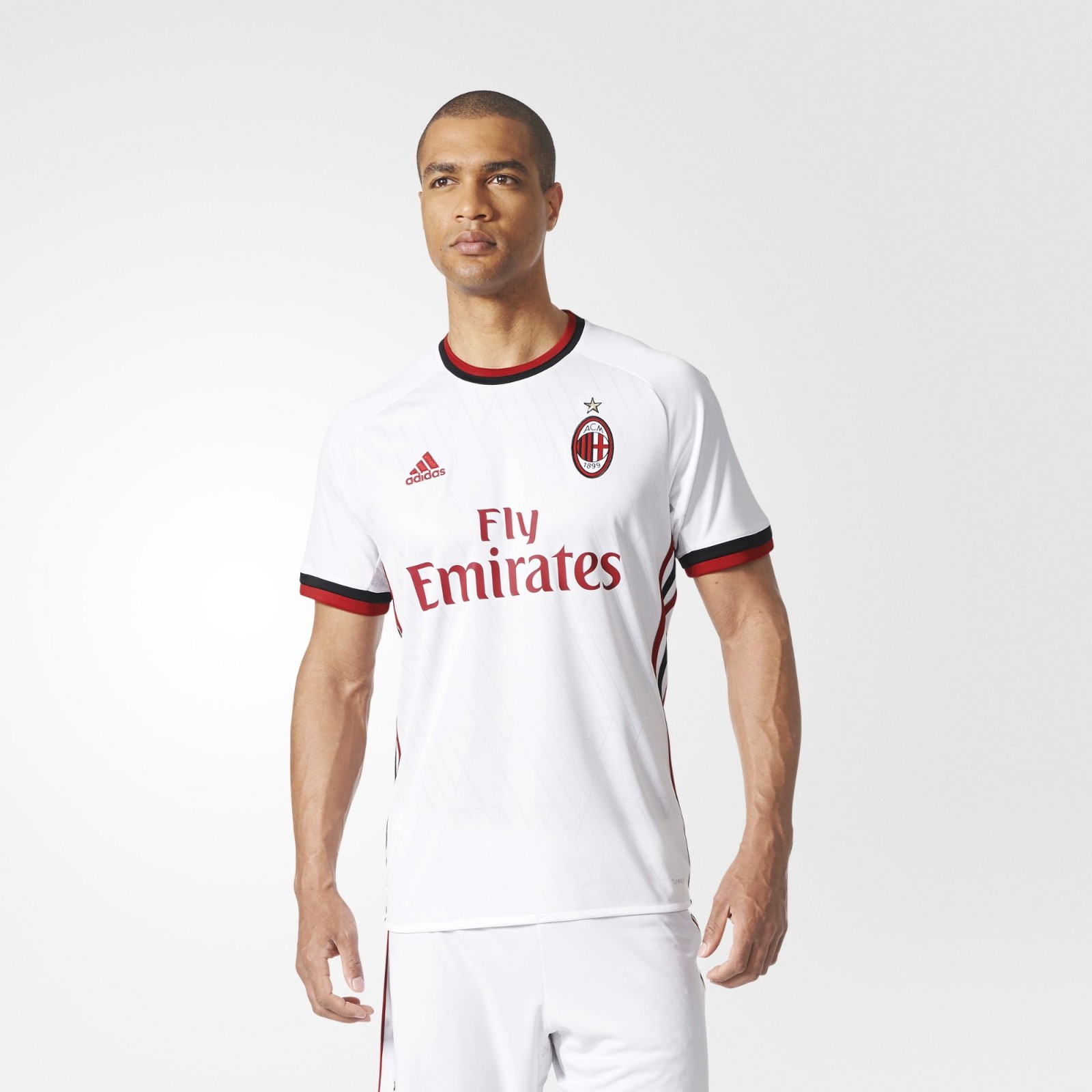 AC Milan 17-18 Visitante 4