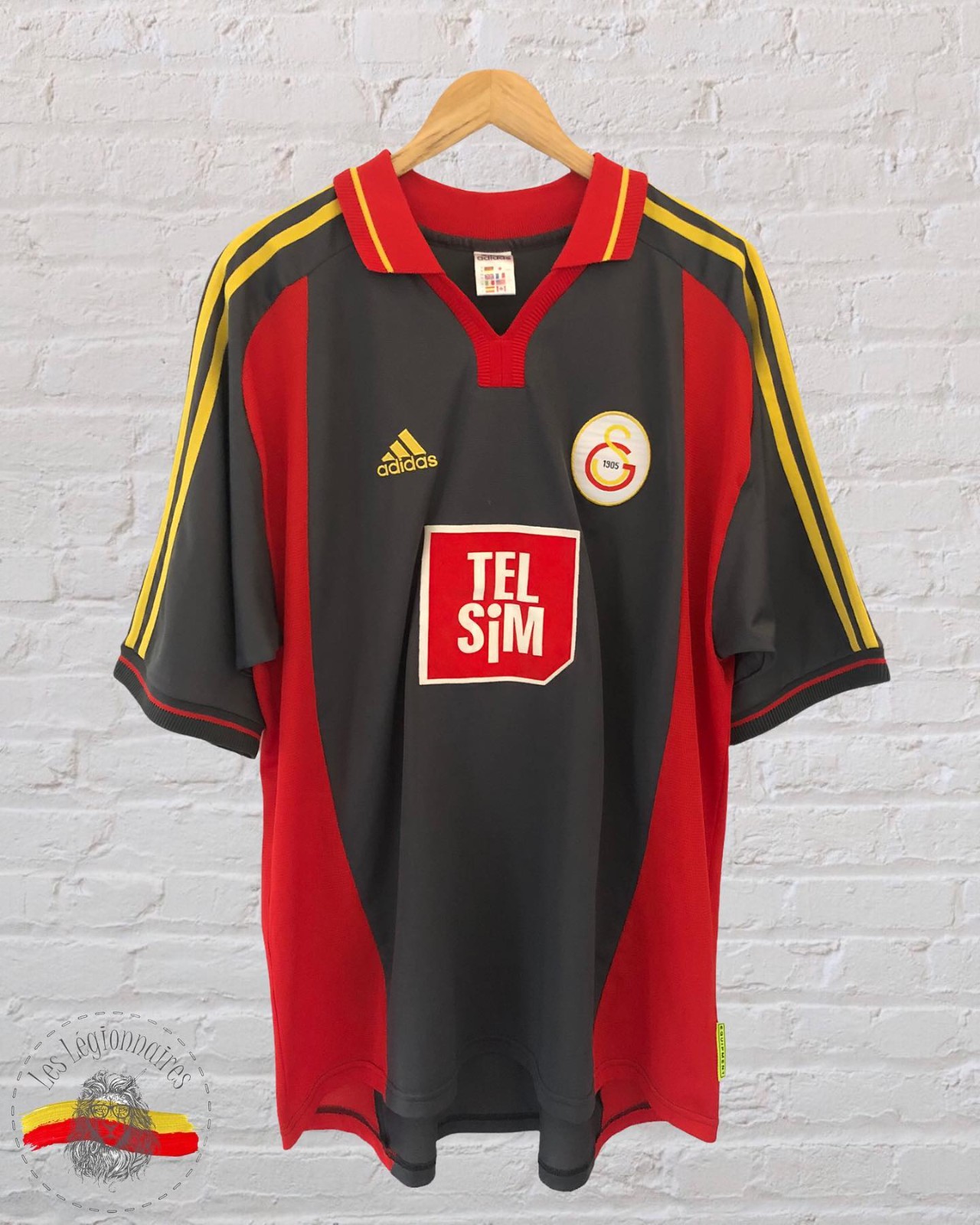 Segunda equipación de Galatasaray 00-01