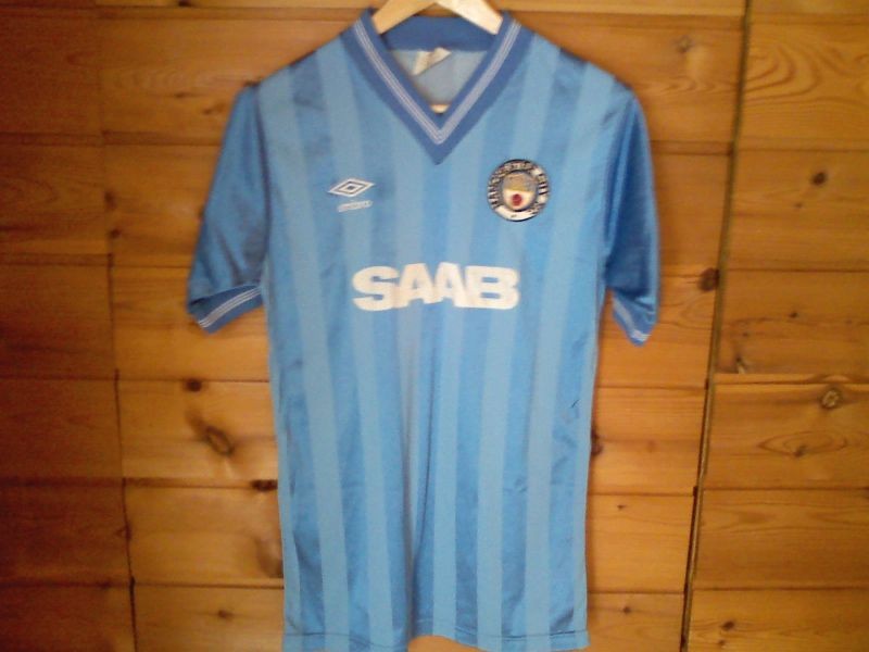 Manchester City 83-84 Local 3