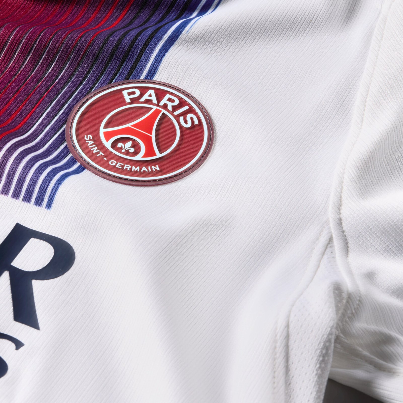 Paris Saint-Germain 26-27 Visitante 4
