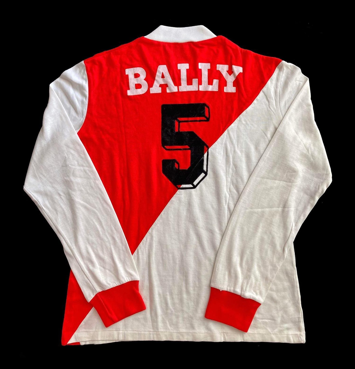 Primera equipación de Monaco 84-85