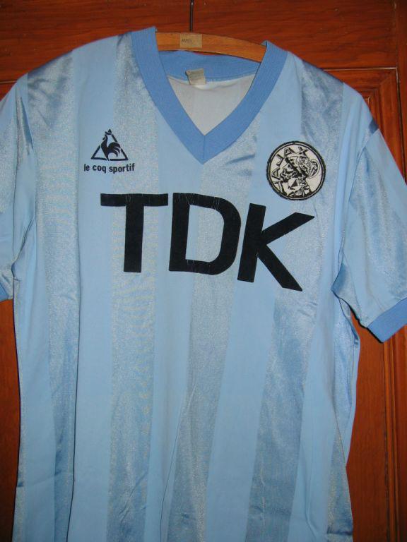 Ajax Amsterdam 82-83 Visitante