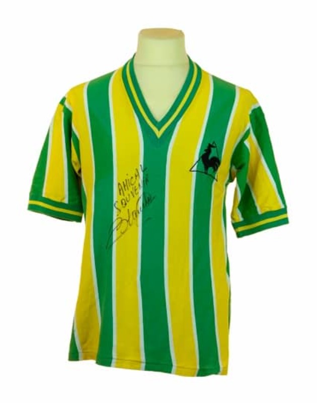 Primera equipación de Nantes 65-66