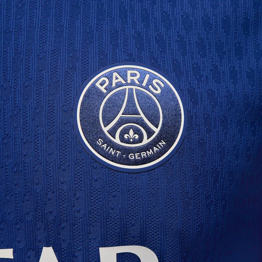 Paris Saint-Germain 24-25 Cuarta 4